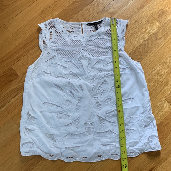 WHBM sleeveless white eyelet top - Picture 5 of 7